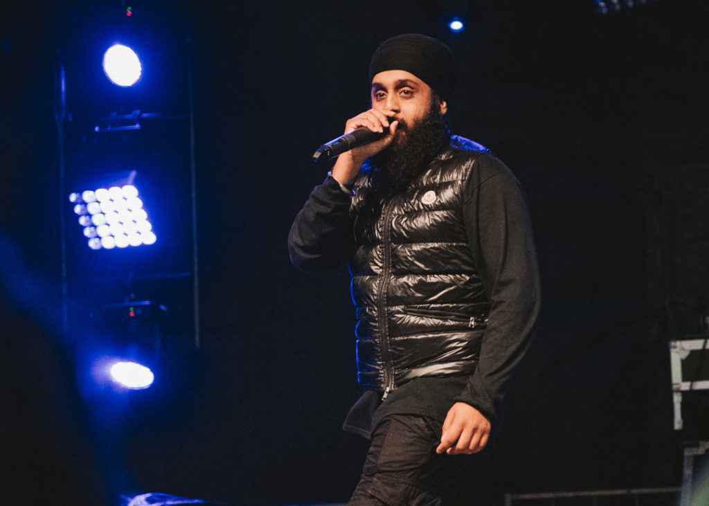 Photograph of Indo-Canadian rapper Fateh at Supercrawl 2019.